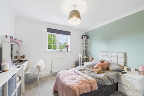 CAM01995G0-PR0363-STILL032