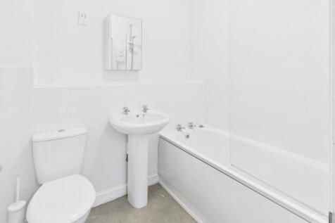 CAM02127G0-PR0356-STILL007