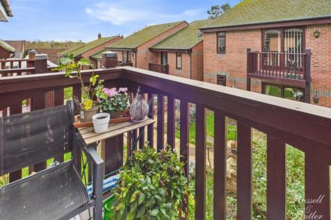 CAM01995G0-PR0385-STILL007