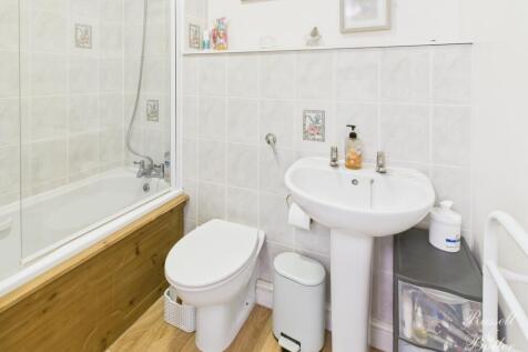 CAM01995G0-PR0385-STILL013