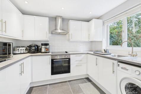 CAM02127G0-PR0362-STILL003