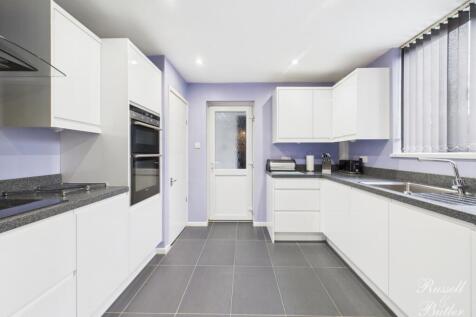 CAM02127G0-PR0371-STILL005