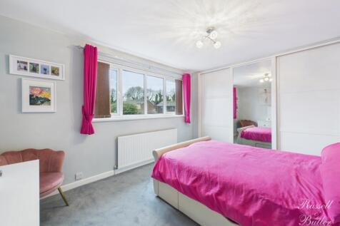 CAM02127G0-PR0371-STILL010