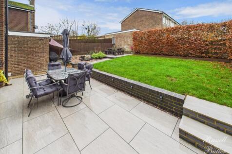 CAM02127G0-PR0371-STILL019