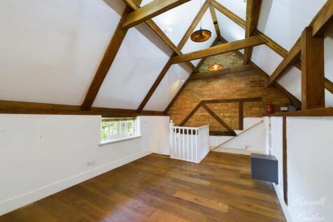 CAM01995G0-PR0190-STILL011