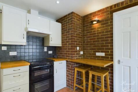 CAM01995G0-PR0190-STILL012