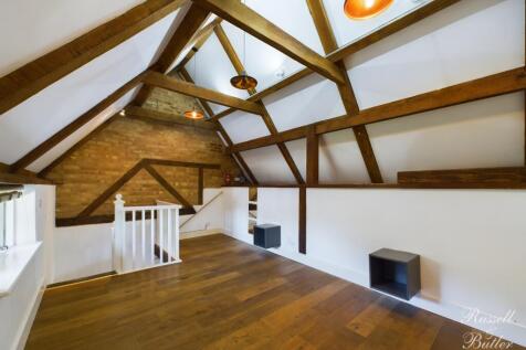 CAM01995G0-PR0190-STILL009