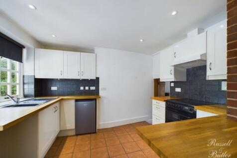 CAM01995G0-PR0190-STILL014