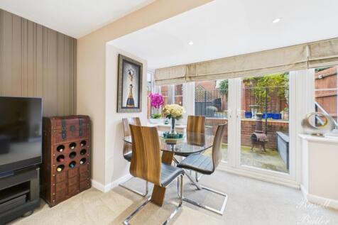 CAM02127G0-PR0363-STILL029