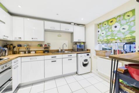 CAM02127G0-PR0363-STILL031