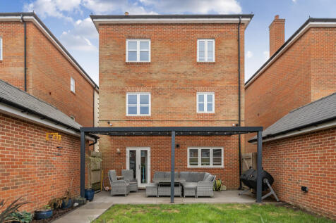 18-6822068edf848-...