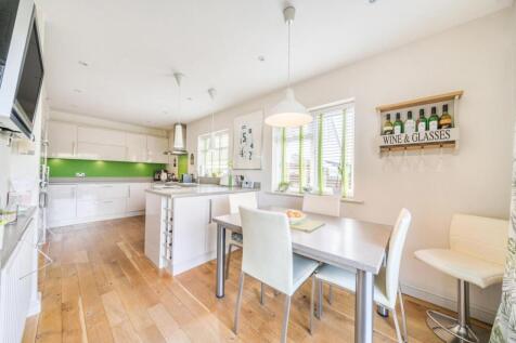 1298544-12-683043...