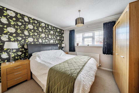 1359136-4-68d3fb8...