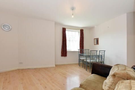 3 pickering close...