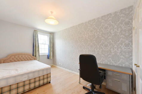 3 pickering close...