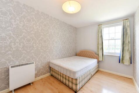 3 pickering close...