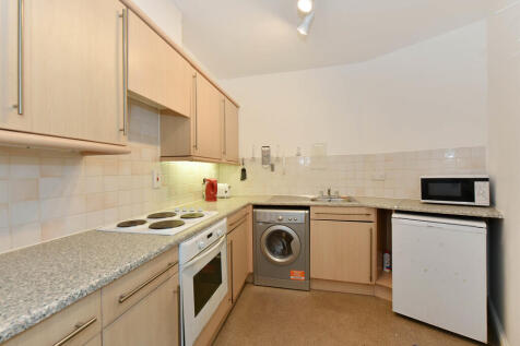 3 pickering close...