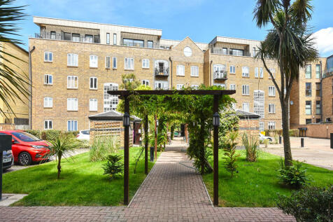 Flat 50 Empire Wh...