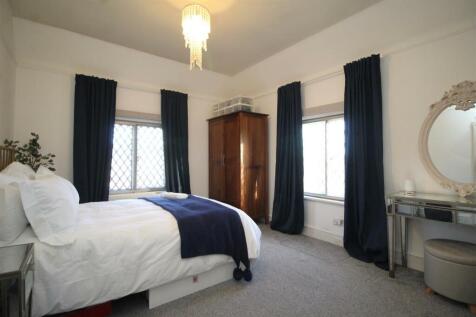 bedroom 2 .JPG