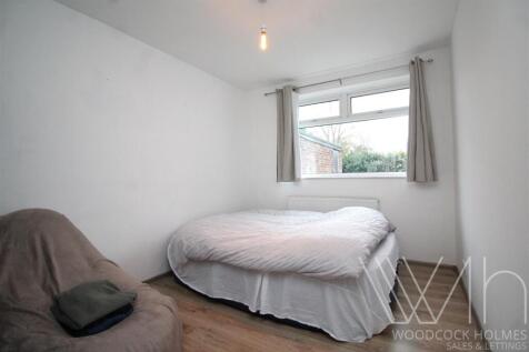 bedroom image 2 .JPG