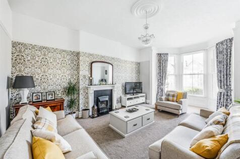 Living Room.jpg