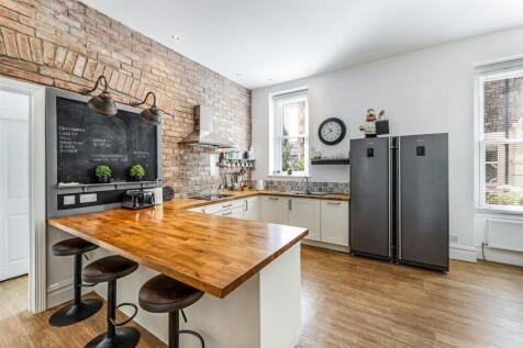 Kitchen 1.jpg