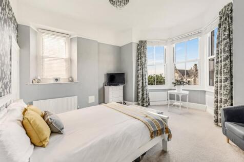 Bedroom One 1.jpg
