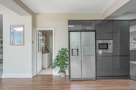 Kitchen 3.jpg