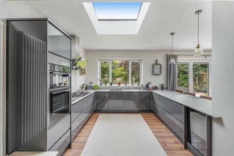 Kitchen 4.jpg