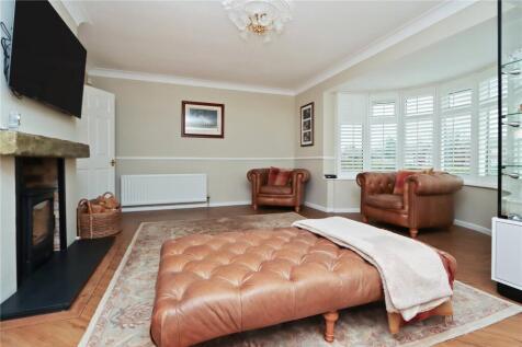 Living Room Pic 4