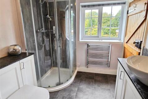Bath/Shower Room