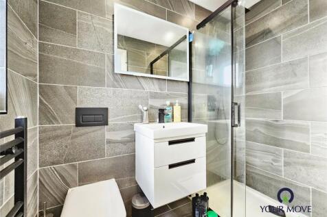 Ensuite Bed 2