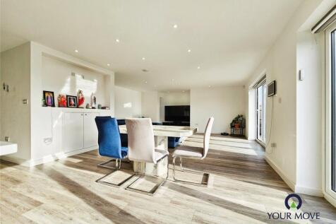 Lounge/Kitchen Area