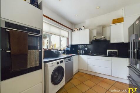 CAM02900G0-PR0153-STILL004.jpg