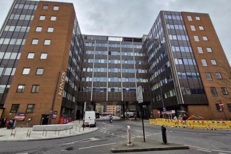 Flat 11 Queens House.jpg