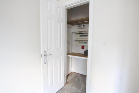 storage cupboard.JPG