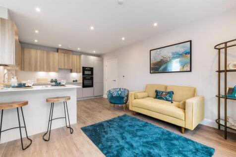 5 McLaren Court, 1 Cobham Road, KT22  9AU-21.jpg