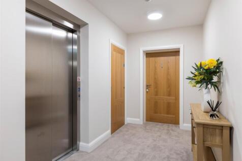 5 McLaren Court, 1 Cobham Road, KT22  9AU-24.jpg