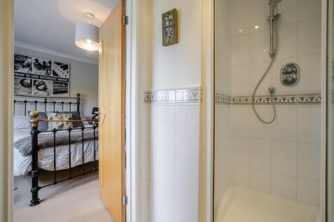 en suite2.jpg