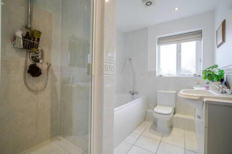 family bathroom.jpg