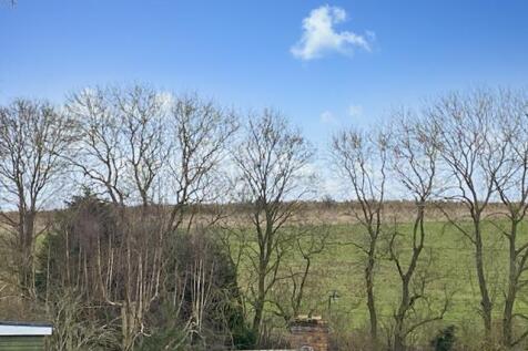 Rooftop &amp; Wolds View - d.jpg