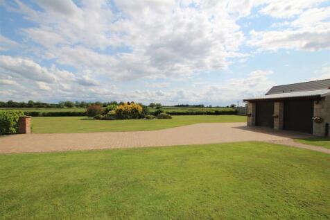 Drive and Garage.JPG