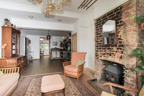 Family &amp; Kitchen Area.JPG