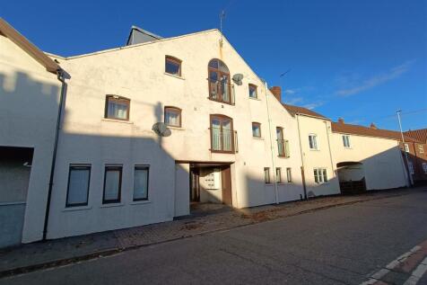 front photo tutin house.jpg