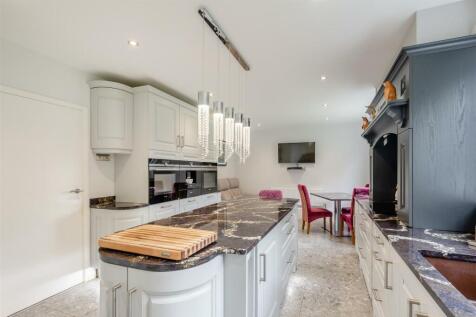 8573874-interior15.jpg