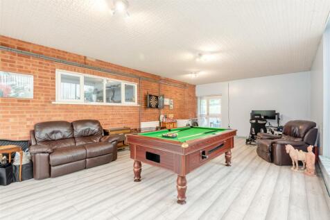 8573874-interior02.jpg