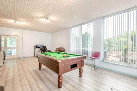 8573874-interior01.jpg