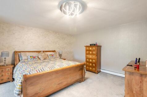 8573874-interior64.jpg