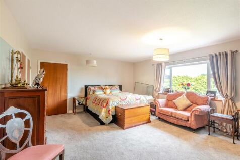 8573874-interior34.jpg