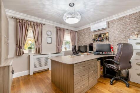 8627183-interior30.jpg